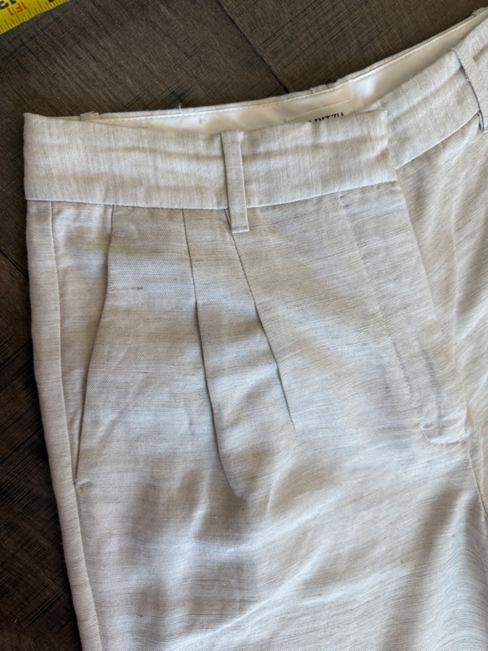 Aritzia
The Effortless Pant™ - CruiseLinen™ size 8 - Picture 15 of 17